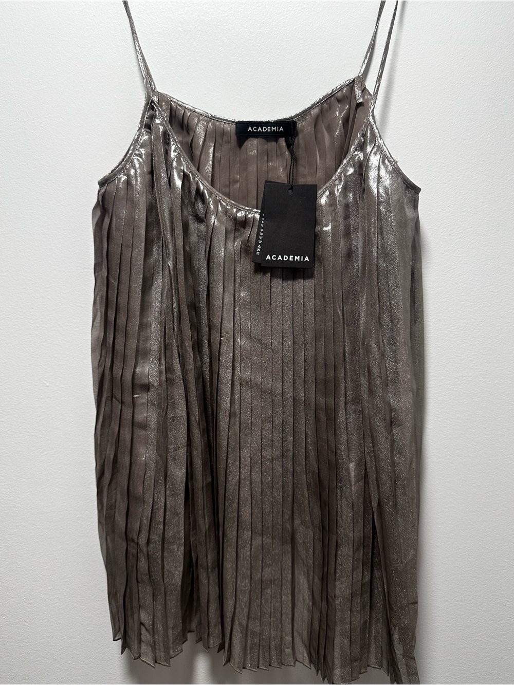 Academia Metallic Pleated Spaghetti Strap Tank - Silver
